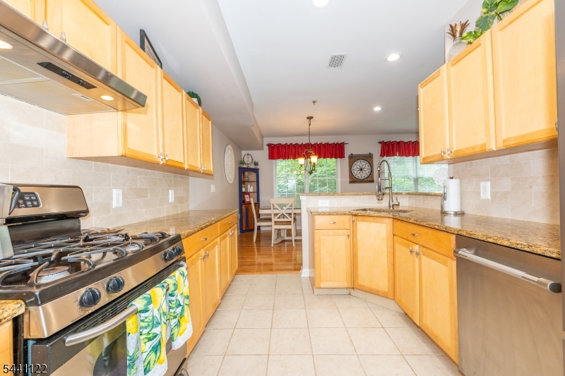 30 Federal Hill Road, Unit 8 Pompton Lakes, NJ 07442 - Photo 21 of 34