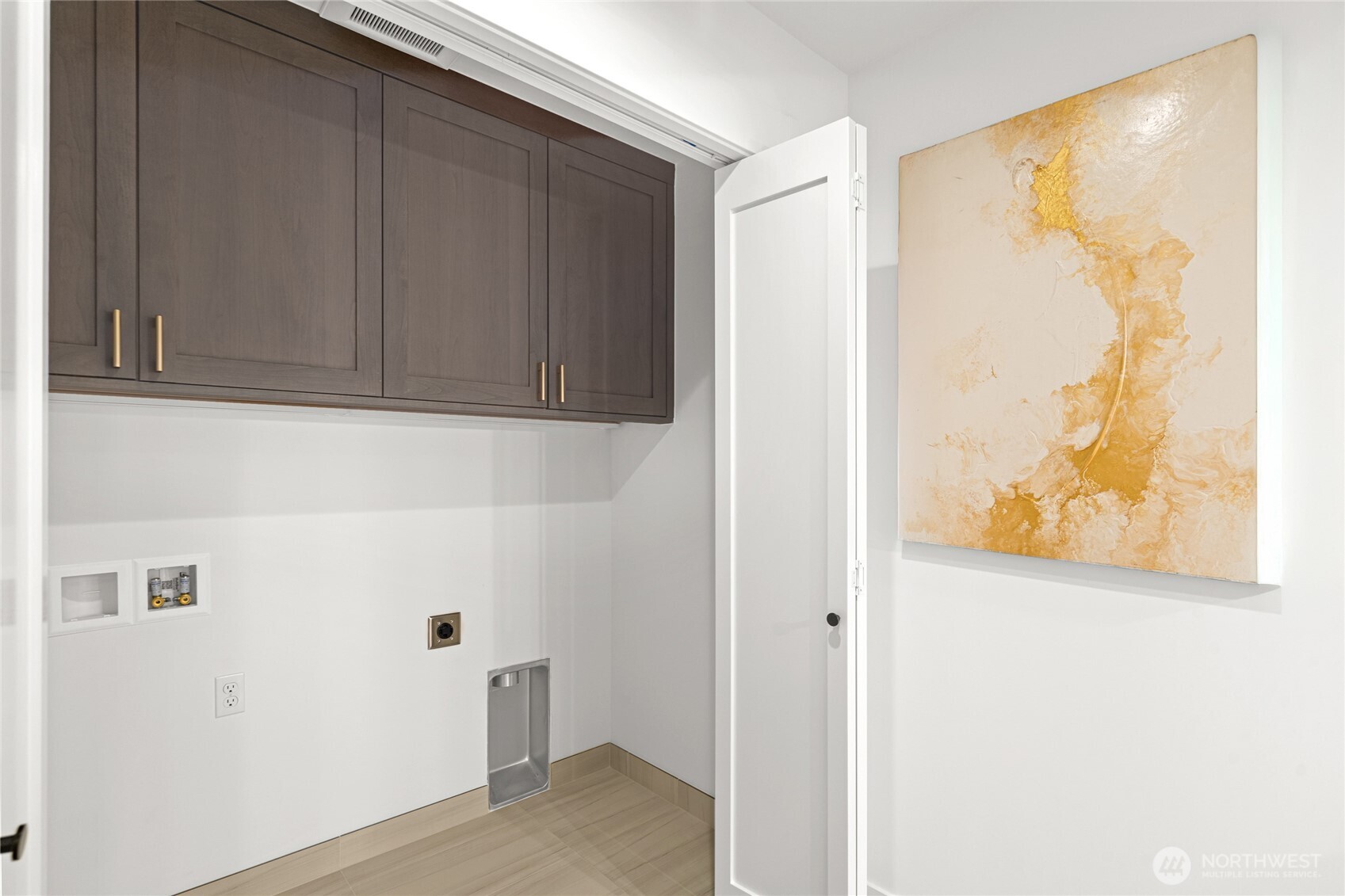 311 17th Avenue East Seattle, WA 98112 - Photo 30 of 39 a view of a closet area