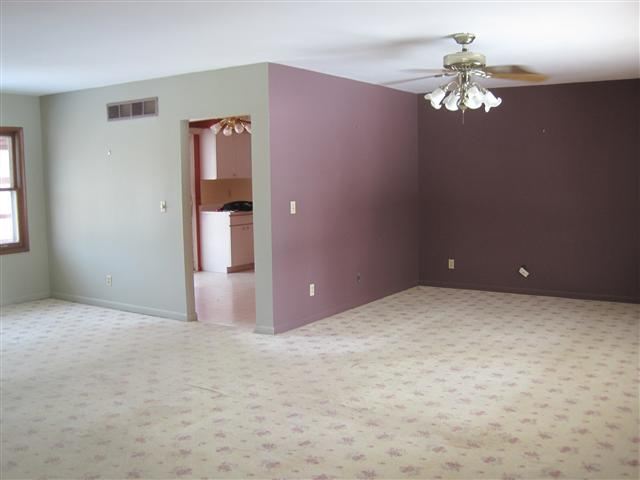 2042 West Adams Road Macomb, IL 61455 - Photo 3 of 13 Gallery Image 3