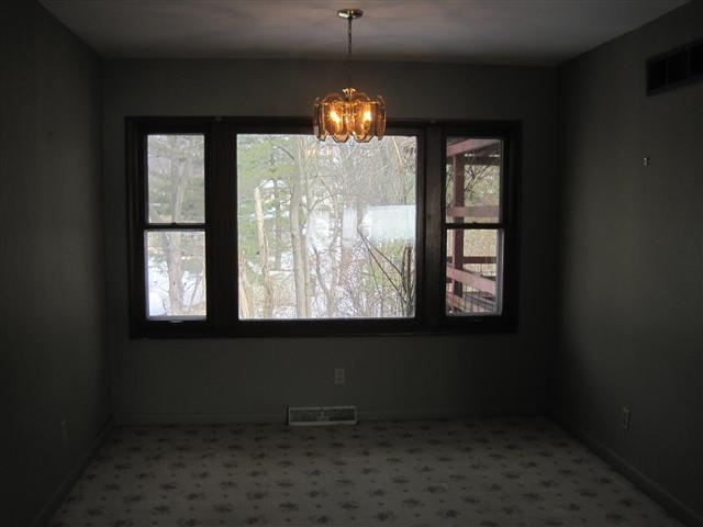 2042 West Adams Road Macomb, IL 61455 - Photo 5 of 13 Gallery Image 5