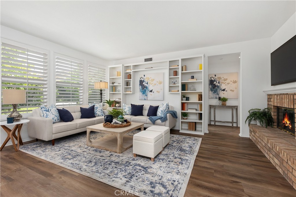 21 Bel Spring Irvine, CA 92602 - Photo 2 of 36