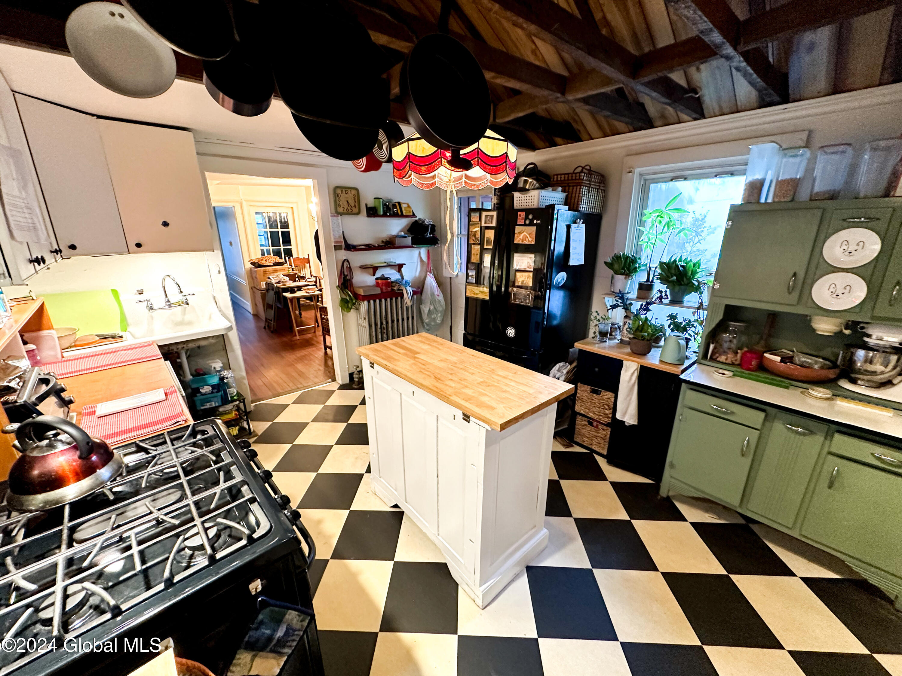 6 North Street Schenectady, NY 12305 - Photo 13 of 36 9