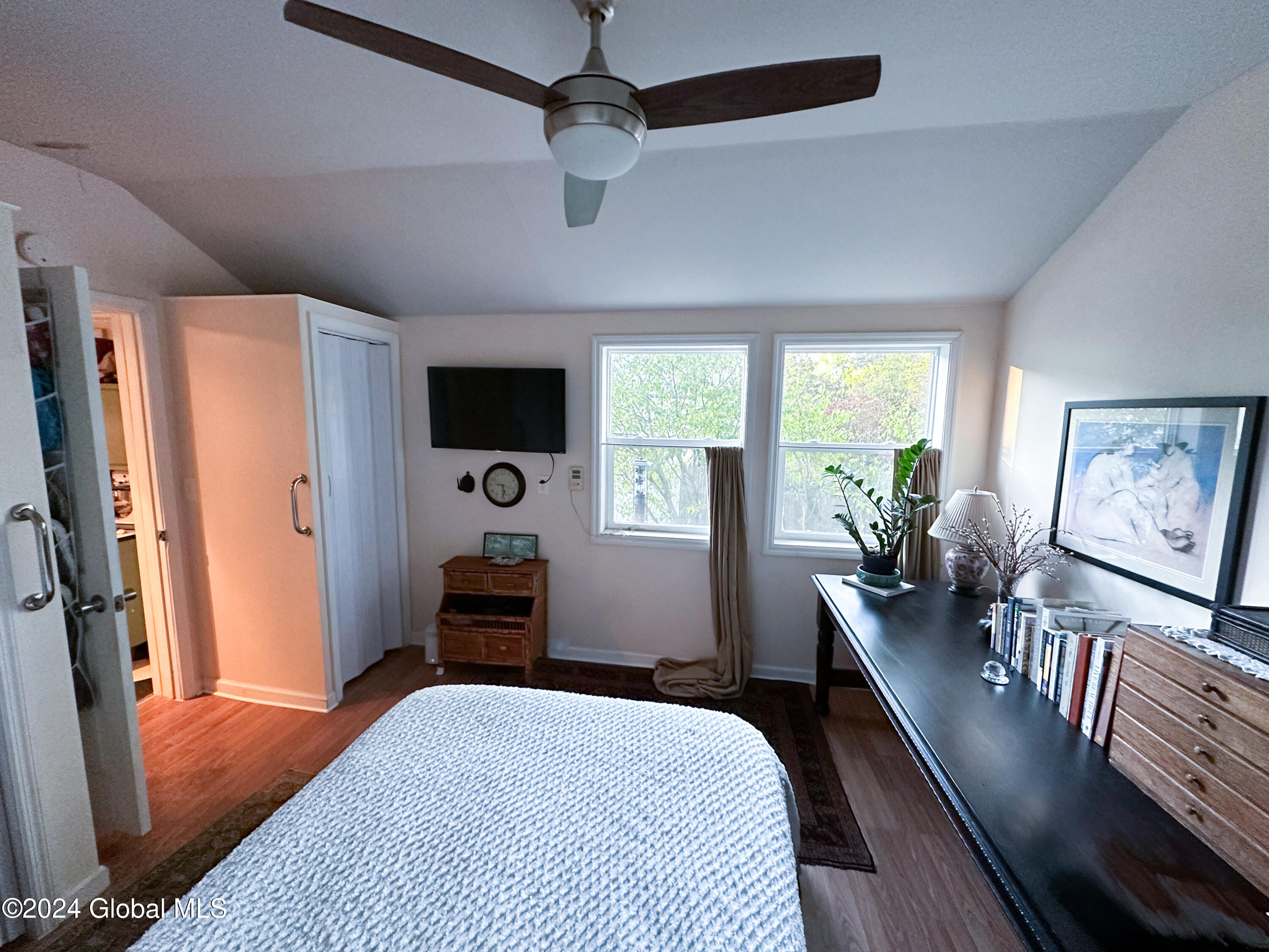 6 North Street Schenectady, NY 12305 - Photo 19 of 36 39