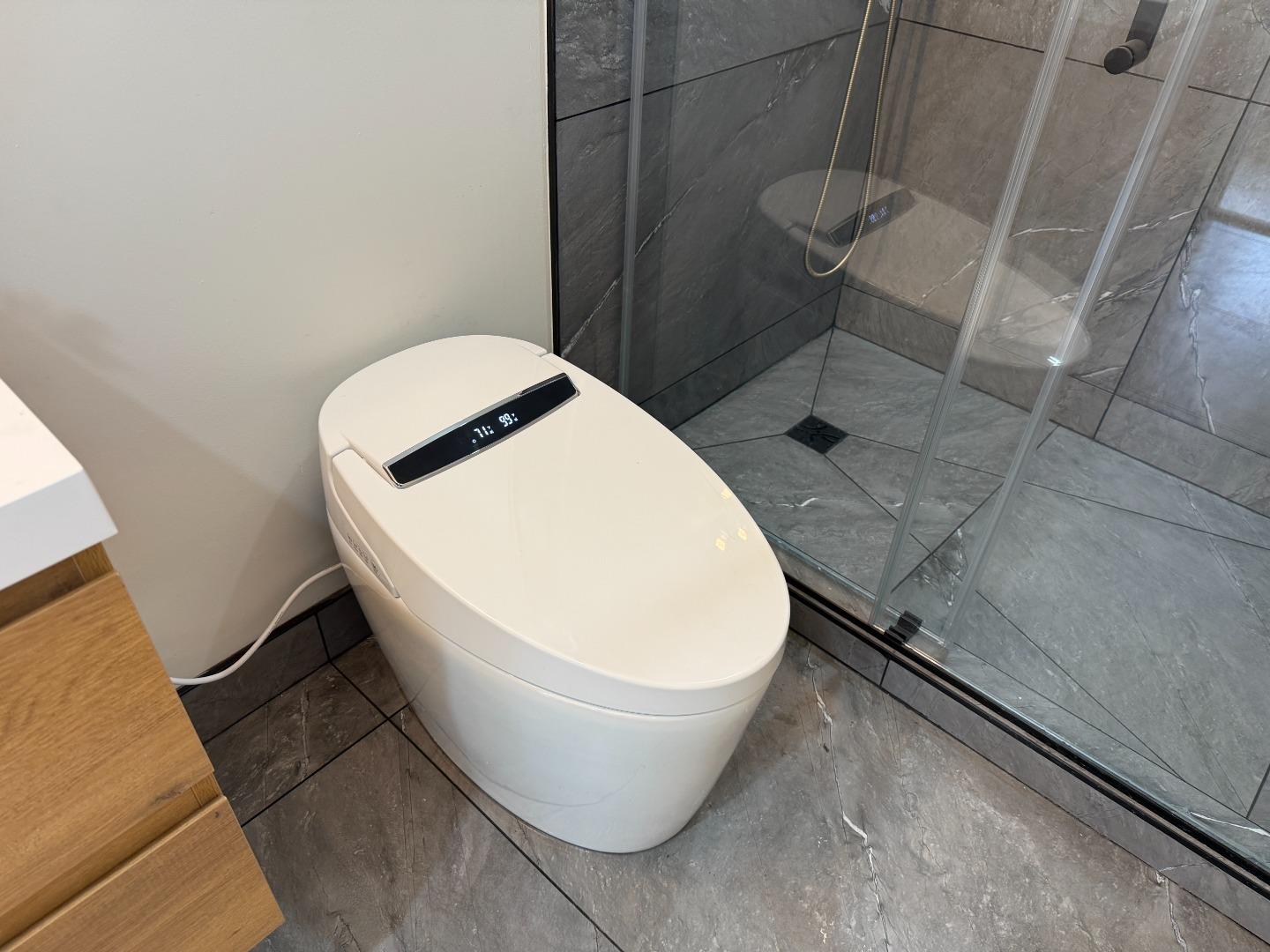 199 South 23rd Street San Jose, CA 95116 - Photo 16 of 33 a picture of a bathroom with a sink and toilet