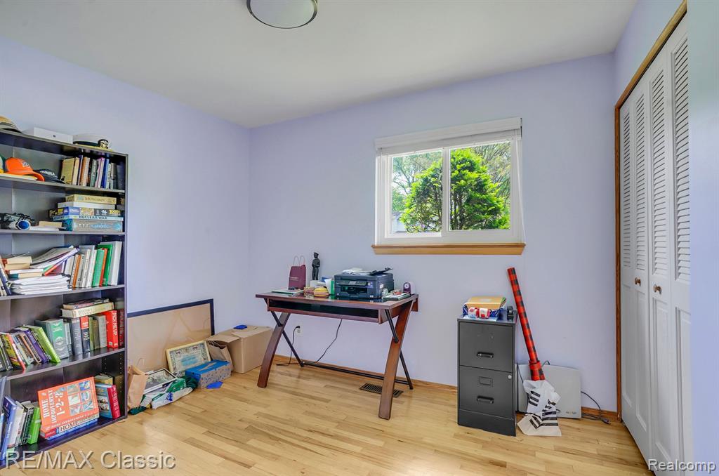 35192 Caryn Street Farmington Hills, MI 48331 - Photo 14 of 26