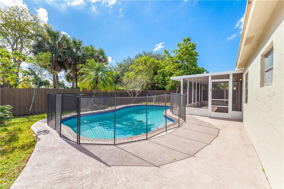 10640 Emperor Street Boca Raton, FL 33428 - Photo 3 of 29 Photo 3
