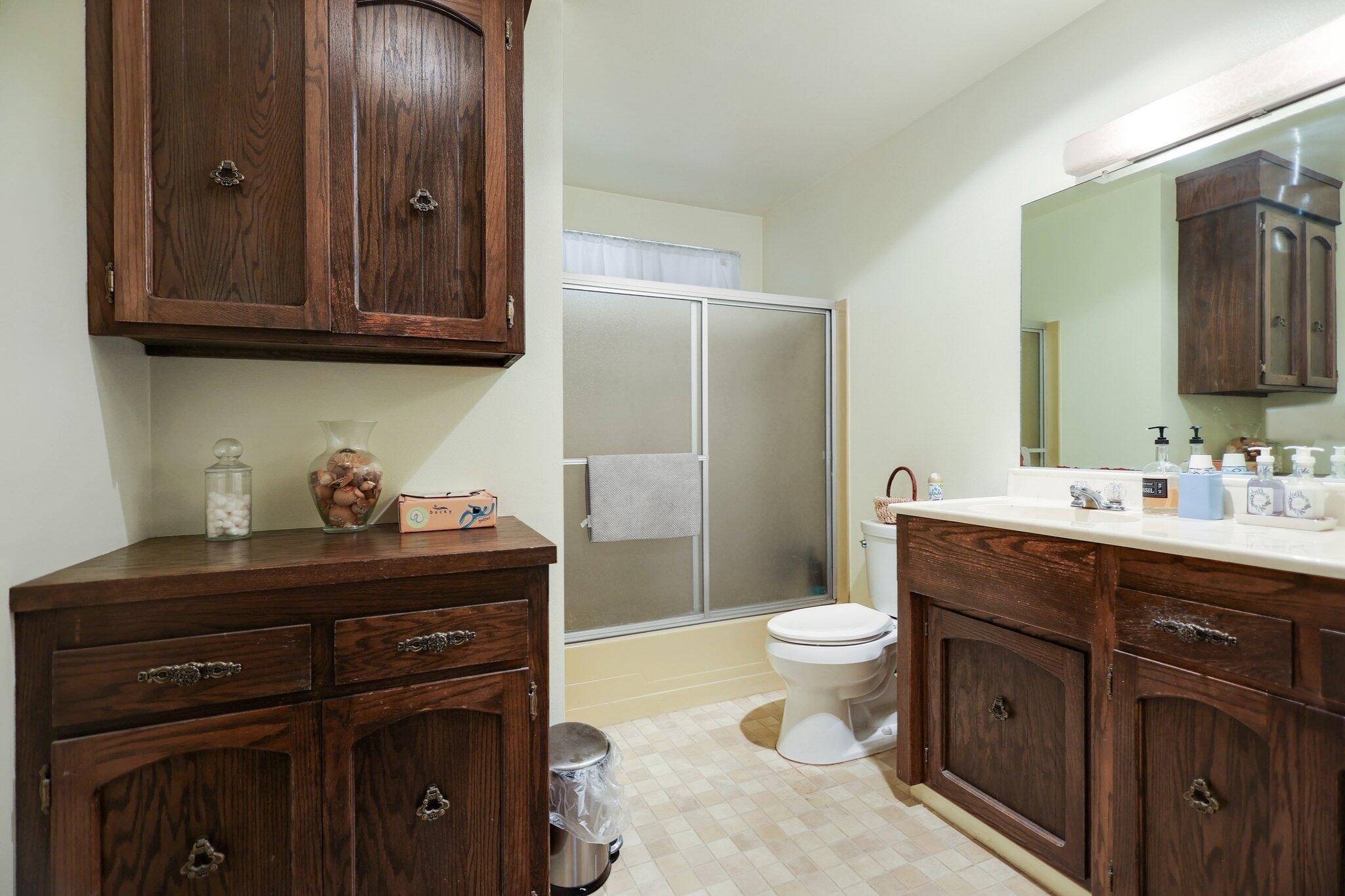 6825 Riata Drive Redding, CA 96002 - Photo 13 of 22 15-web-or-mls-8Q0A8493