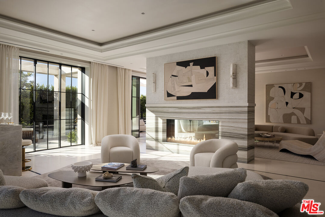 721 North Bonhill Road Los Angeles, CA 90049 - Photo 10 of 64