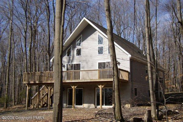 712 Sheffick Road Gouldsboro, PA 18424 - Photo 1 of 16 Main
