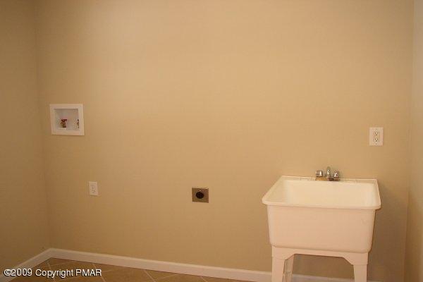 712 Sheffick Road Gouldsboro, PA 18424 - Photo 8 of 16 Full Laundry Room