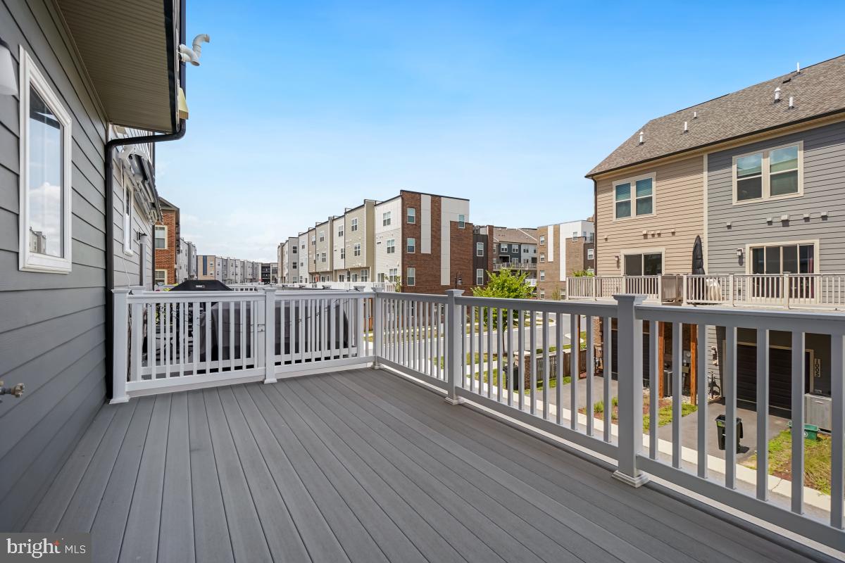 207 Armstrong Place Gaithersburg, MD 20878 - Photo 18 of 54 Deck