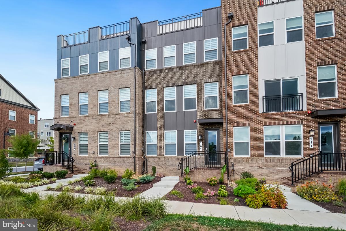 207 Armstrong Place Gaithersburg, MD 20878 - Photo 2 of 54 Exterior Front