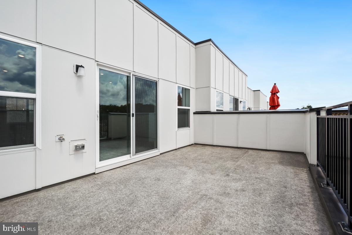 207 Armstrong Place Gaithersburg, MD 20878 - Photo 48 of 54 Roof Top Terrace