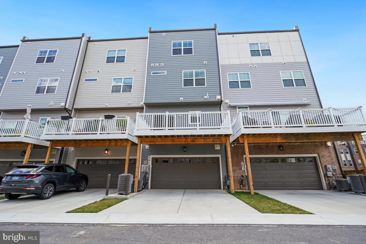 207 Armstrong Place Gaithersburg, MD 20878 - Photo 50 of 54 Exterior Rear