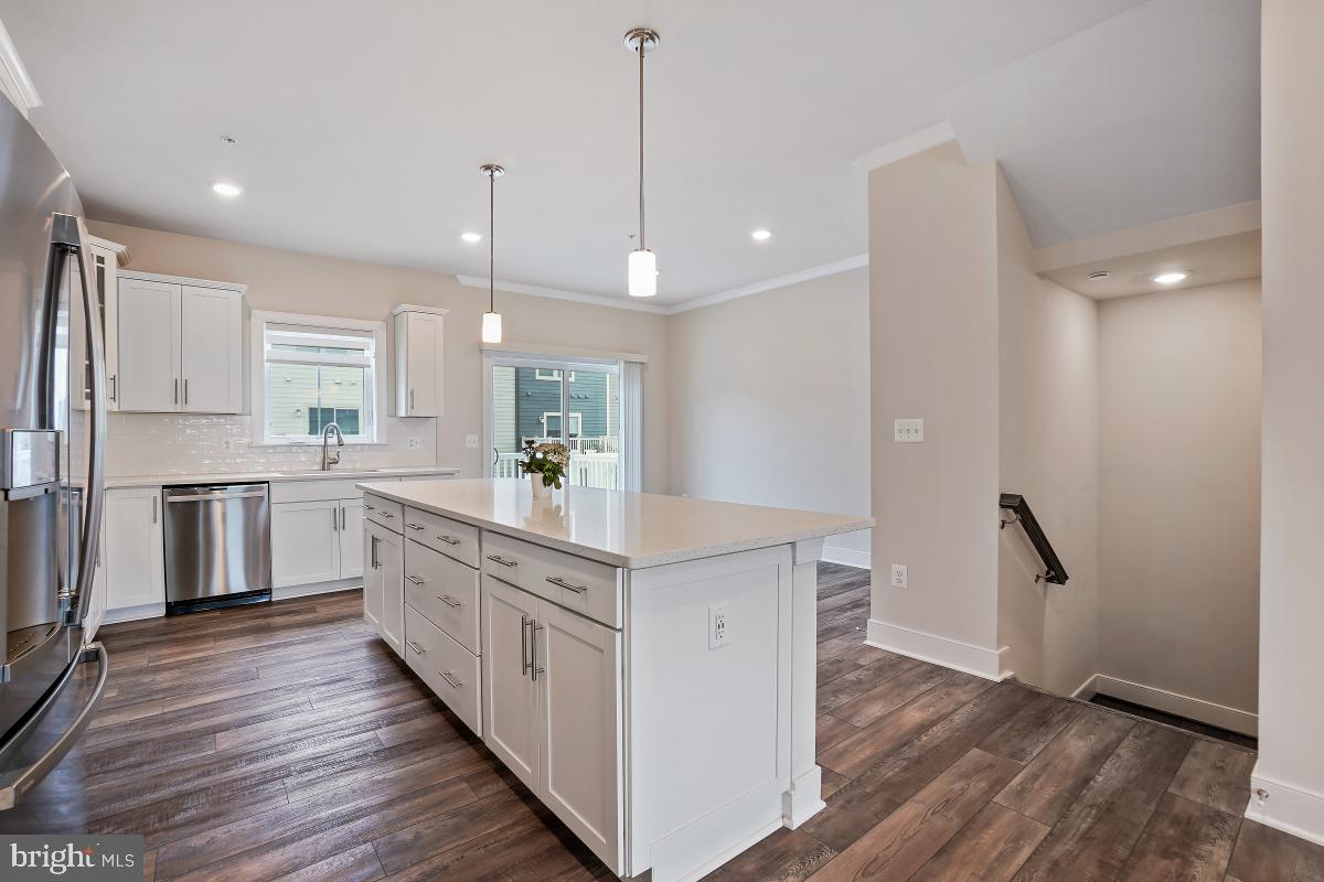 207 Armstrong Place Gaithersburg, MD 20878 - Photo 10 of 54 Kitchen
