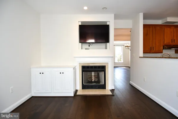$6,000 | 301 Hillwood Avenue, Falls Church, VA 22046