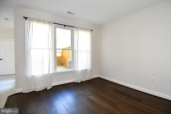 $6,000 | 301 Hillwood Avenue, Falls Church, VA 22046