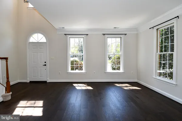 $6,000 | 301 Hillwood Avenue, Falls Church, VA 22046