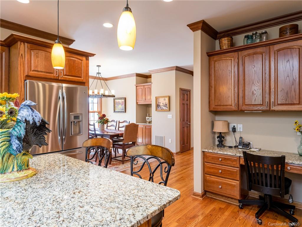 115 Little Cherokee Ridge Hendersonville, NC 28739 - Photo 12 of 48 Gallery Image 12