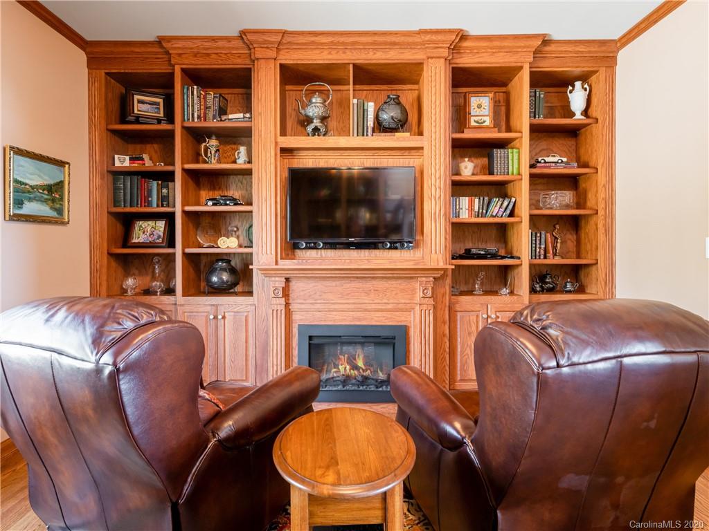 115 Little Cherokee Ridge Hendersonville, NC 28739 - Photo 13 of 48 Gallery Image 13