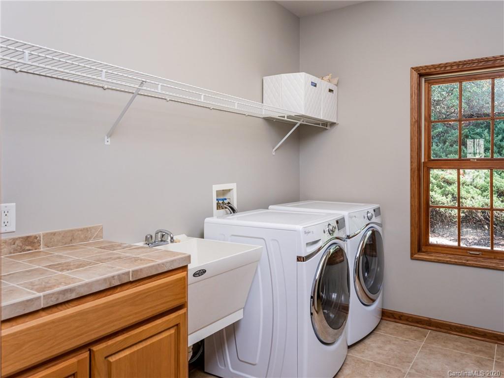 115 Little Cherokee Ridge Hendersonville, NC 28739 - Photo 21 of 48 Gallery Image 21