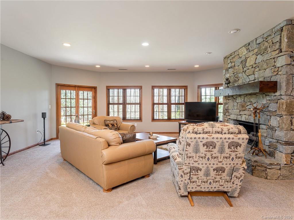 115 Little Cherokee Ridge Hendersonville, NC 28739 - Photo 24 of 48 Gallery Image 24