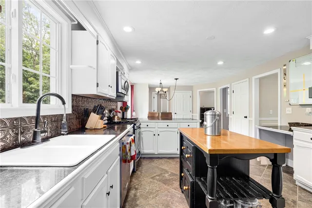 $3,850 | 36 Daniel Drive, North Kingstown, RI 02852