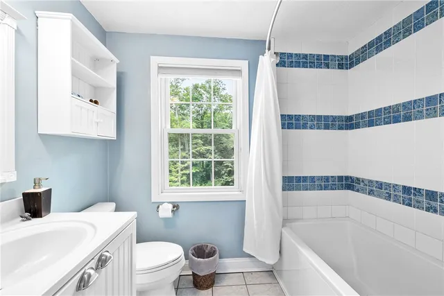 $3,850 | 36 Daniel Drive, North Kingstown, RI 02852