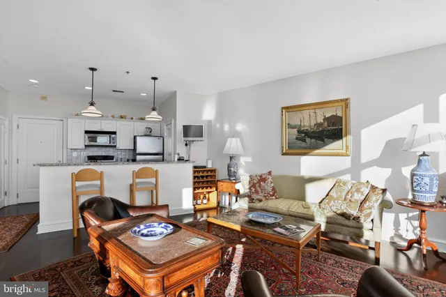 $324,900 | 201-59 North 8th Street, Unit 713, Philadelphia, PA 19106