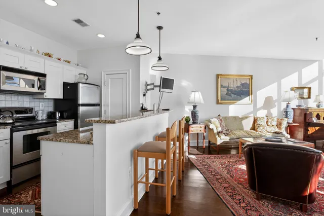 $324,900 | 201-59 North 8th Street, Unit 713, Philadelphia, PA 19106