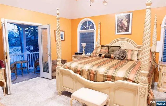 a bath room with a sink