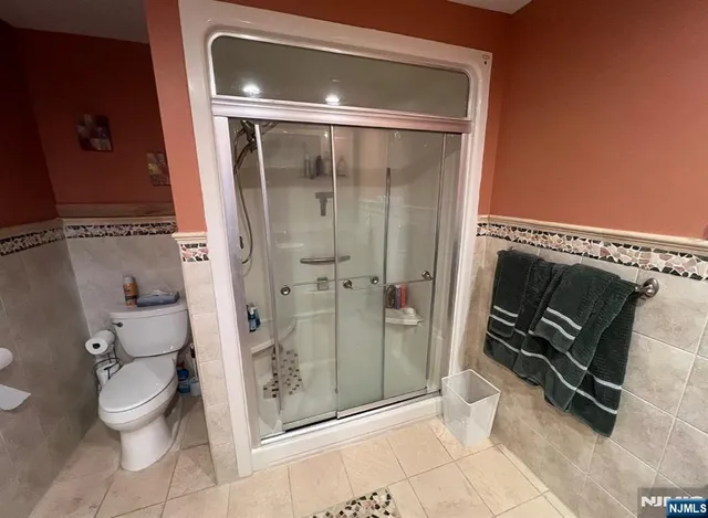 $6,300 | 49 White Pond Road, Waldwick, NJ 07463