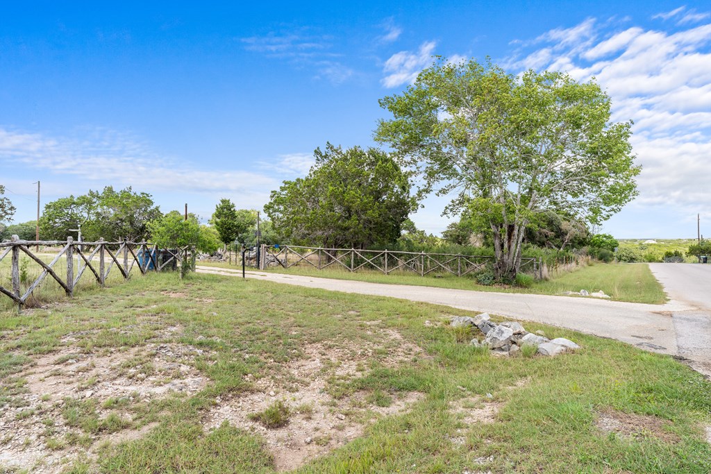 320 Spicer Loop Kerrville, TX 78028 - Photo 38 of 48