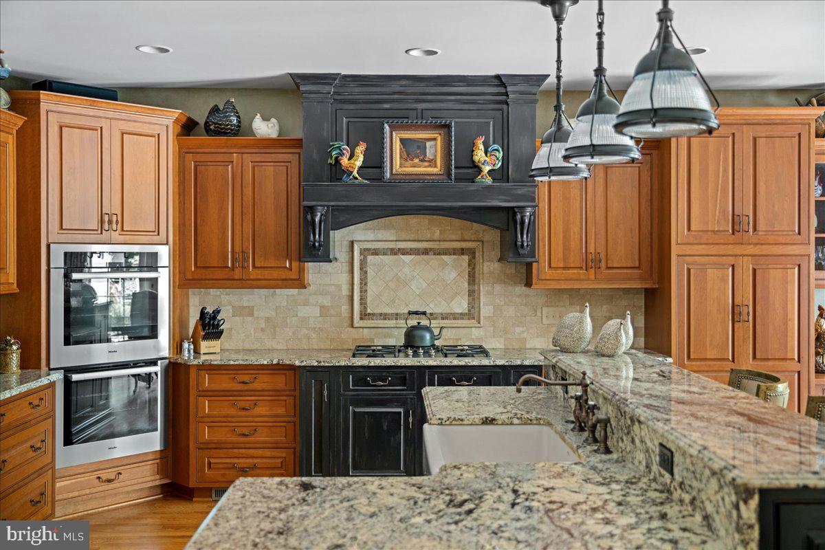 3 Garden Path Doylestown, PA 18901 - Photo 11 of 46