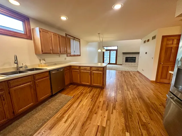 $349,000 | 4216 White Ash Road, Crystal Lake, IL 60014