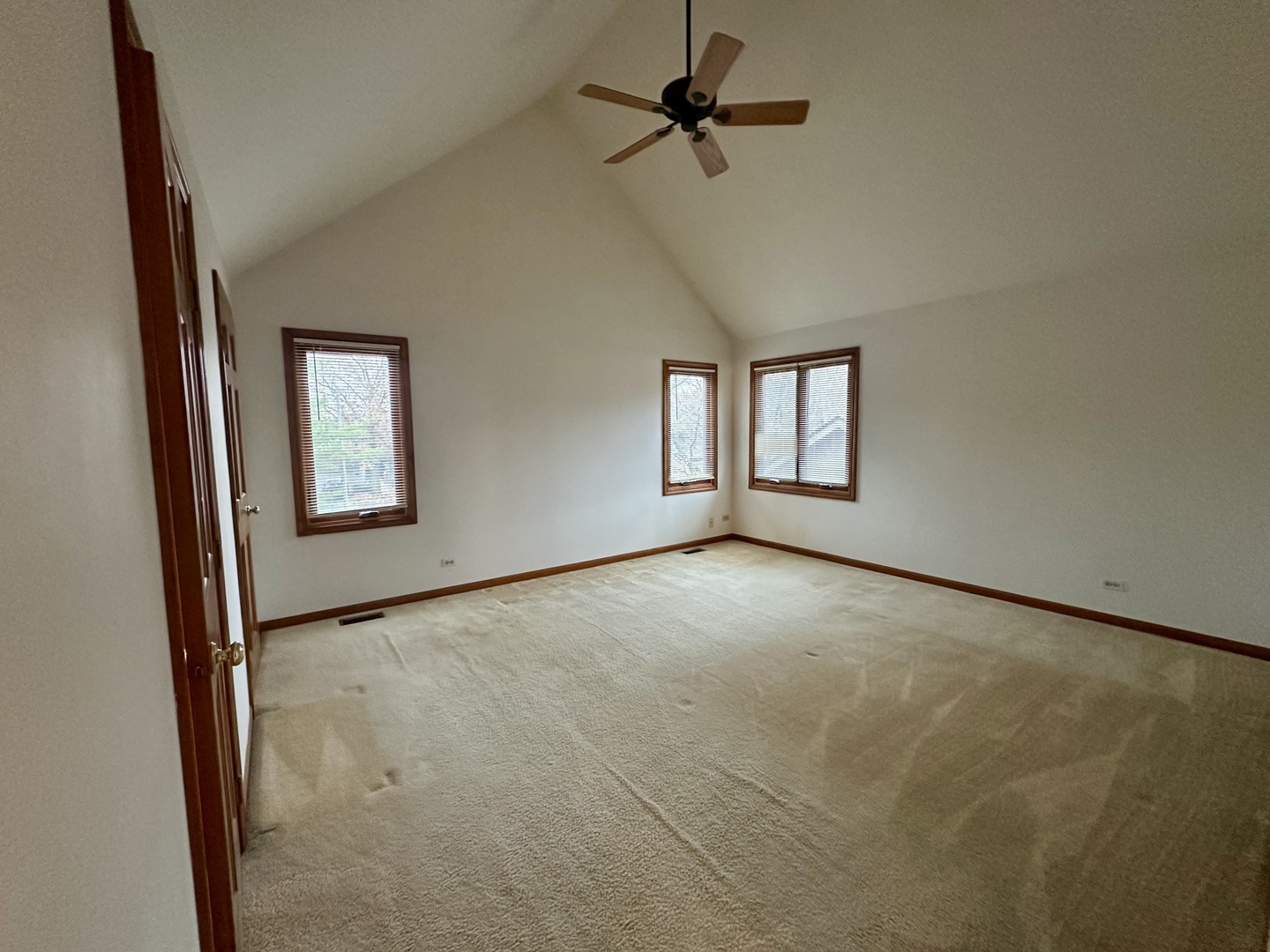 4216 White Ash Road Crystal Lake, IL 60014 - Photo 20 of 34 a view of an empty room and a window