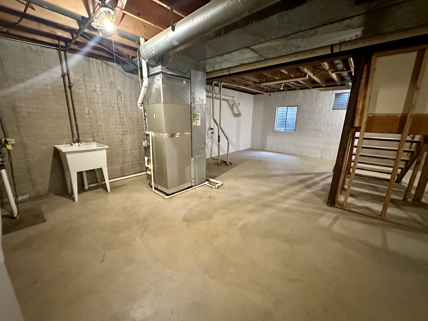4216 White Ash Road Crystal Lake, IL 60014 - Photo 25 of 34 a view of a room with wooden floor