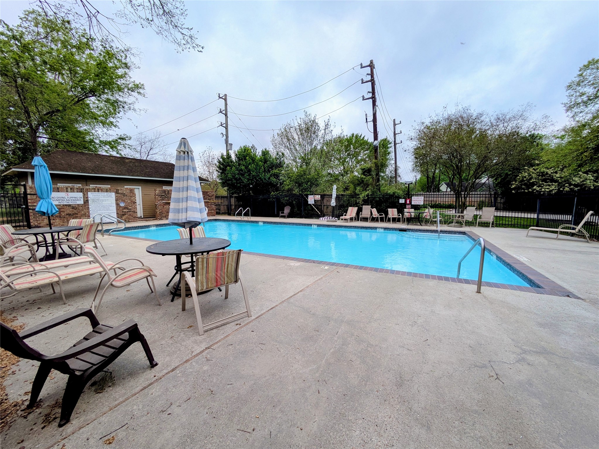 9222 Symphonic Lane Houston, TX 77040 - Photo 30 of 33 Community pool #1