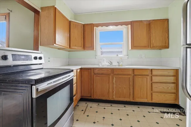 $214,900 | 555 15th Street, Vale, OR 97918