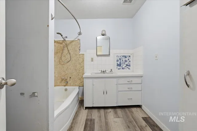 $214,900 | 555 15th Street, Vale, OR 97918