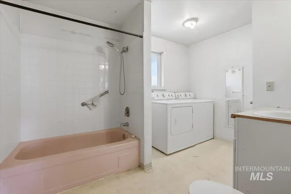 $198,900 | 555 15th Street, Vale, OR 97918