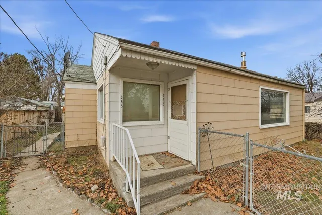 $214,900 | 555 15th Street, Vale, OR 97918