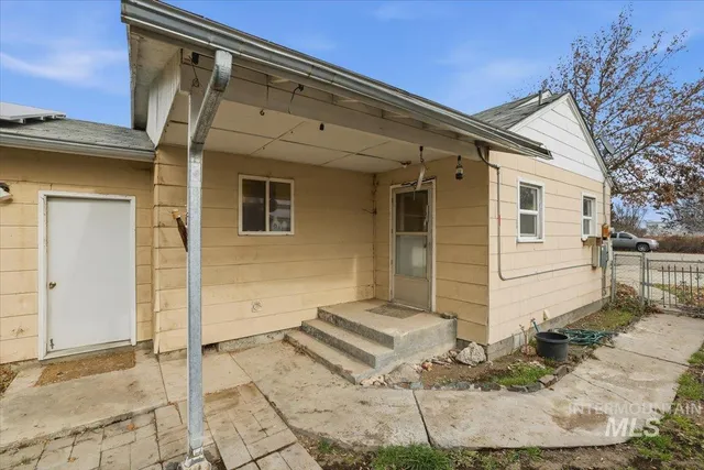 $214,900 | 555 15th Street, Vale, OR 97918