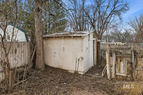 $198,900 | 555 15th Street, Vale, OR 97918