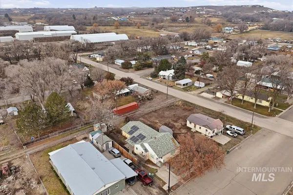 $198,900 | 555 15th Street, Vale, OR 97918