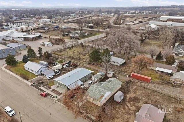 $214,900 | 555 15th Street, Vale, OR 97918