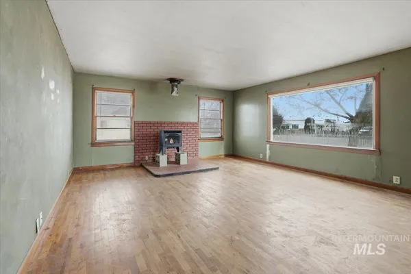 $198,900 | 555 15th Street, Vale, OR 97918