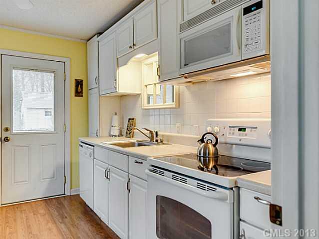 741 Manhasset Road Charlotte, NC 28209 - Photo 7 of 16