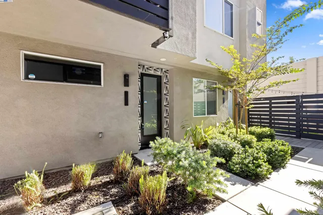 $618,000 | 3957 Wattling Street, Oakland, CA 94601