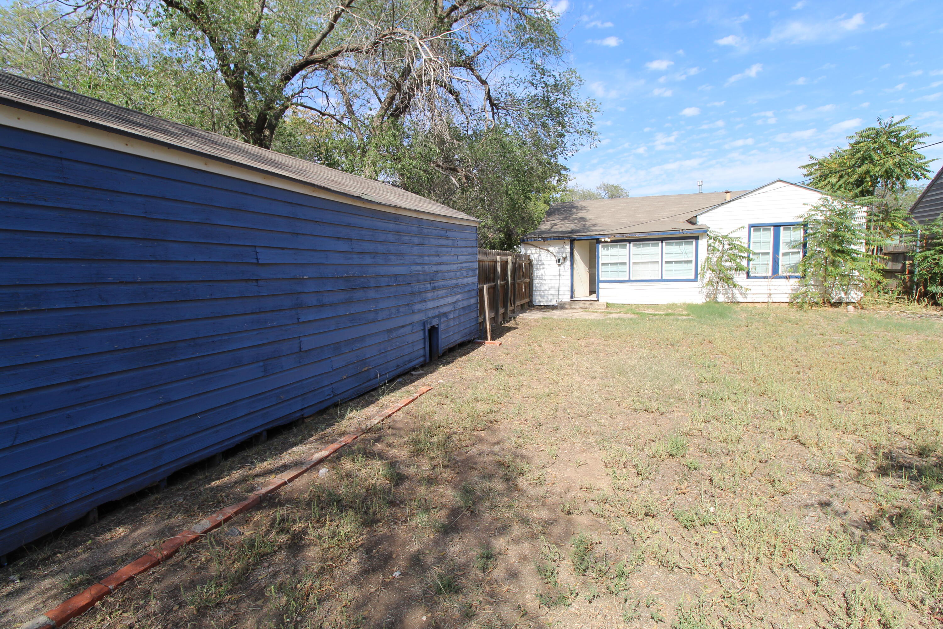 2209 25th Street Lubbock, TX 79411 - Photo 22 of 22 a view of back yard of the house